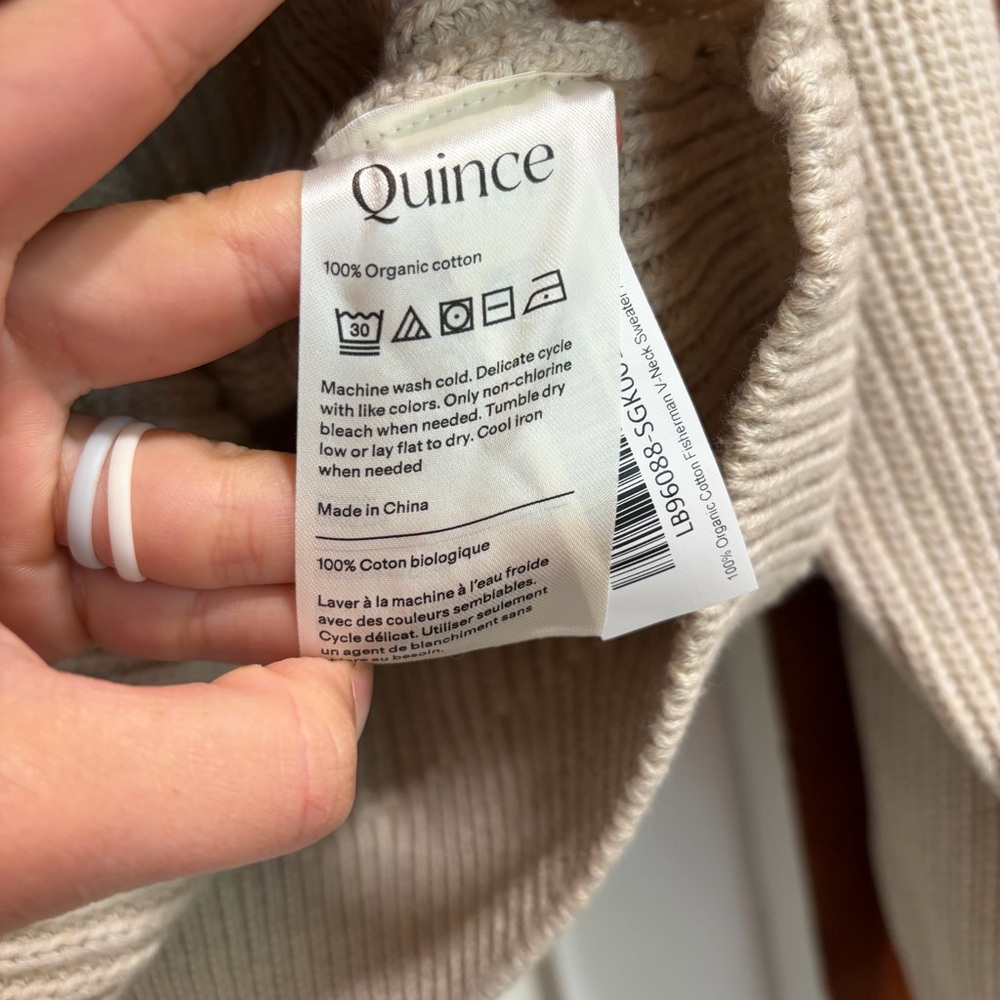 NWT Quince 100% Organic Coton Fisherman V-Neck Sweater in Speckled Beige - Picture 10 of 10